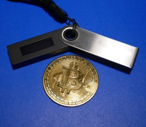 Crypto Hardware Wallet, Best Crypto Hardware Wallets, Features of crypto hardware wallets, Digital assets, Cold storage